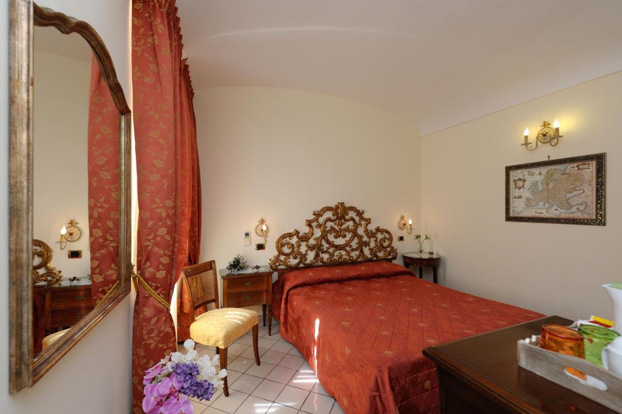 Amalfi Old Square Room & Apartments Dış mekan fotoğraf