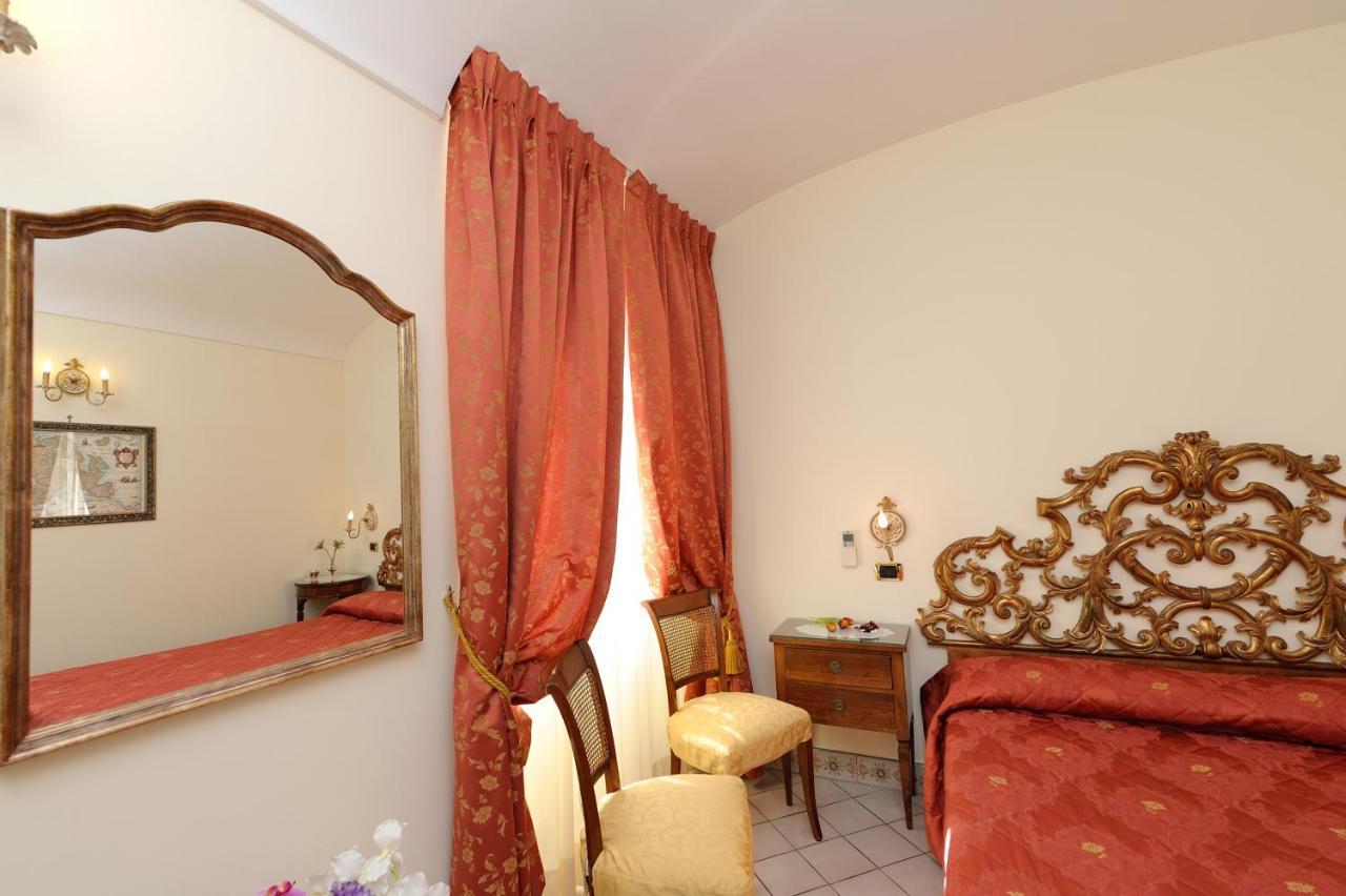 Amalfi Old Square Room & Apartments Dış mekan fotoğraf