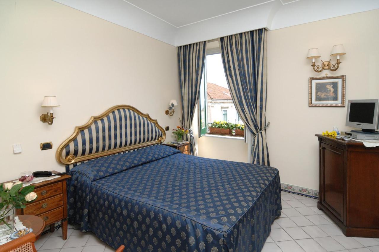 Amalfi Old Square Room & Apartments Dış mekan fotoğraf