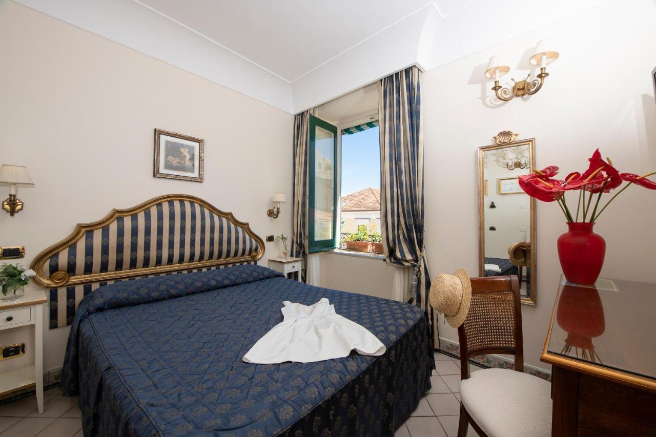Amalfi Old Square Room & Apartments Dış mekan fotoğraf