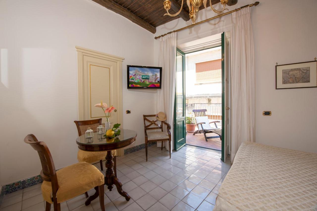Amalfi Old Square Room & Apartments Dış mekan fotoğraf